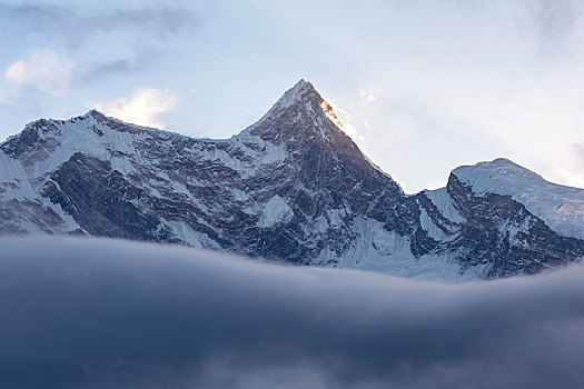 皑皑雪峰