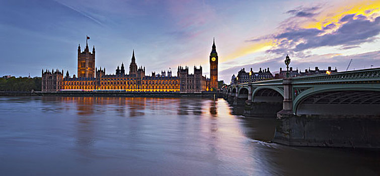泰晤士河,威斯敏斯特桥,威斯敏斯特宫,大本钟,晚上,伦敦,英格兰,英国
