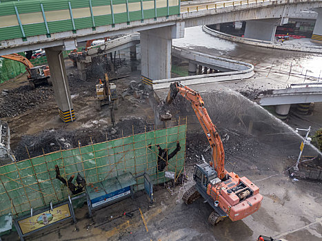 广东惠州的鹅岭立交桥正在被清拆