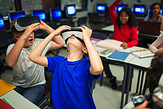 好奇,初中,男孩,虚拟现实,教室