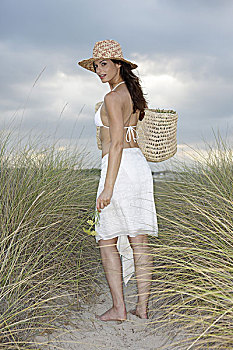女人,比基尼,沙滩裙,帽子,包,海滩,沙丘