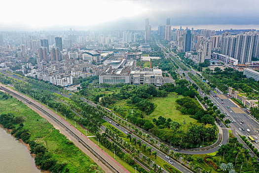 航拍海南海口海南广场绿地,琼山区国兴大道滨江路西南角