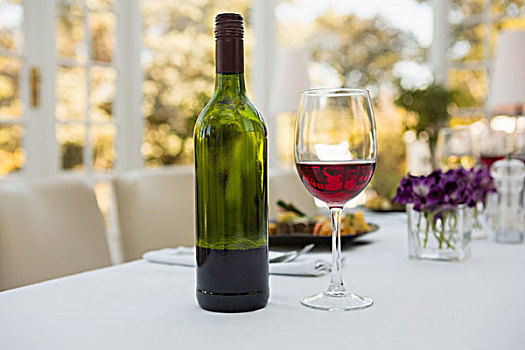 葡萄酒杯,瓶子,桌上,餐馆,特写