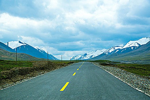 雪山草原公路