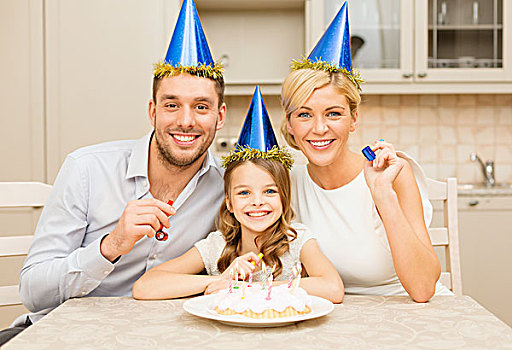庆贺,家庭,休假,生日,概念,幸福之家,蓝色,帽子,蛋糕,蜡烛,吹