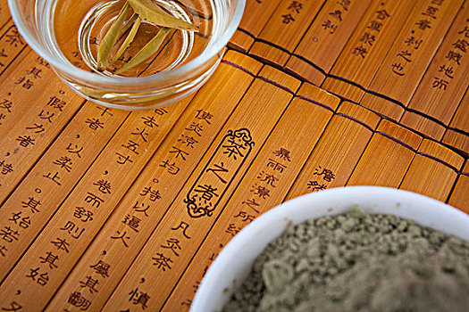 兄弟战争闪亮蔚蓝手机版下载