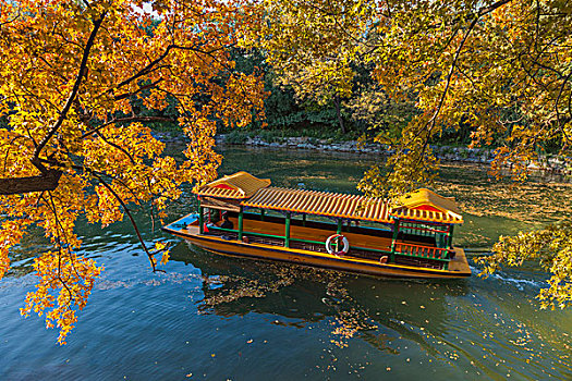 北京秋天的游船