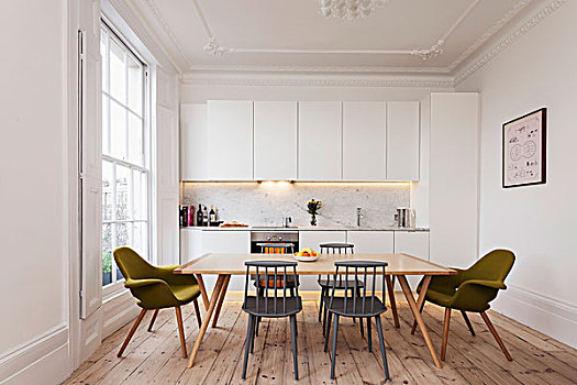 简单,白色,合适,厨房,整修,时期,公寓,格子,窗户,木地板,复古风格,就餐区