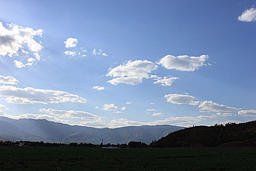 平和高兴自然山森林树林草原秋季热带雨林美景江河山河植被洱源云南