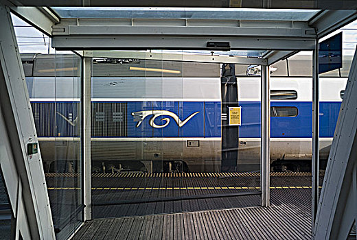 法国,普罗旺斯,沃克吕兹省,阿维尼翁,高速火车,车站