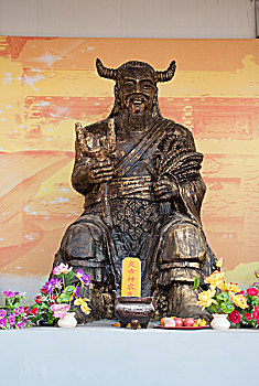 河南周口市淮阳县,传说中的上古人物神农氏塑像