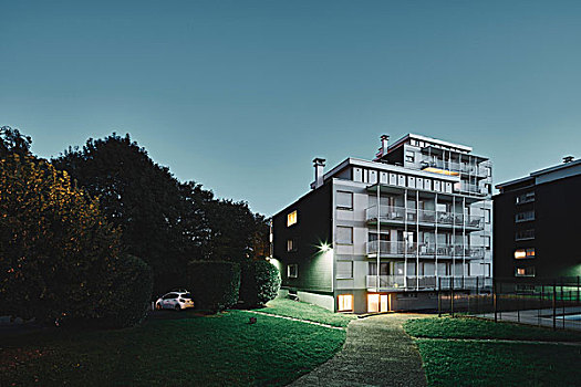 公寓楼,黄昏,隆河阿尔卑斯山省,法国