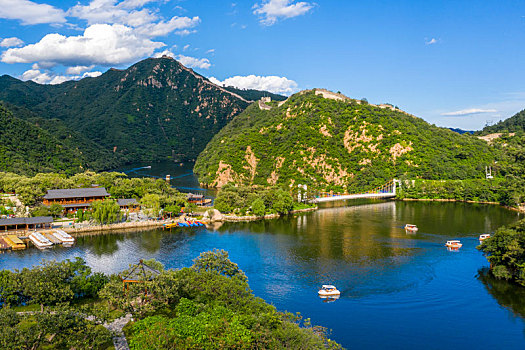 北京怀柔黄花城水长城,绿水青山风景如画