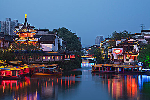 南京秦淮河的夜晚風光