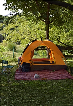 户外露营的帐篷