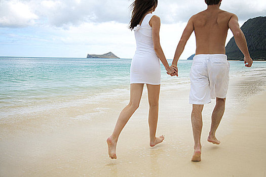 夏威夷,瓦胡岛,年轻,情侣,握手,海滩