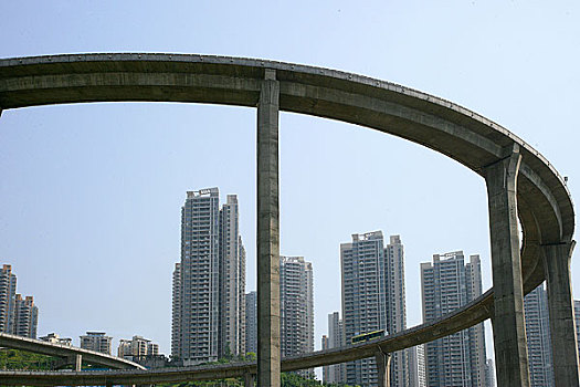 重庆菜园坝长江大桥的桥南环型引桥