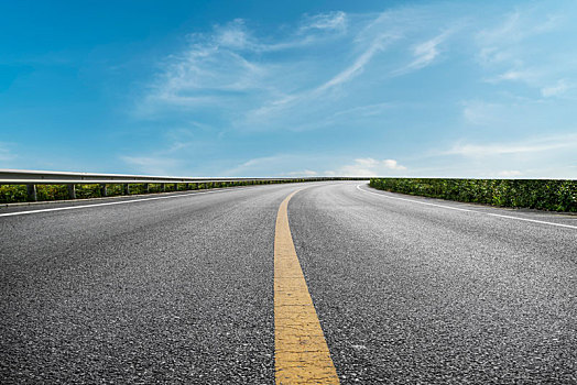 道路交通和天空晚霞云彩