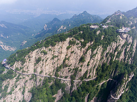 航拍河南洛阳栾川老君山最高峰马鬃岭