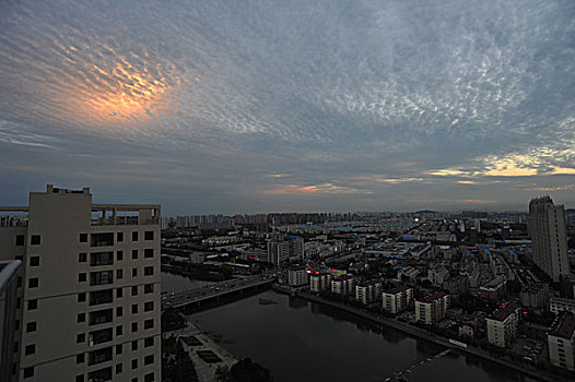 秦皇岛,汤河,大楼,城市,建筑,风貌,海港区,住宅,绿地,森林,草坪,蓝天,白云