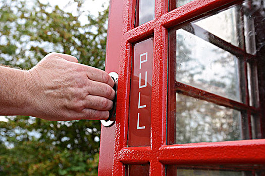 男人,手,打开,红色,门,电话亭