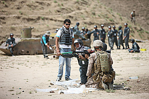 阿富汗,警察,学生,手榴弹