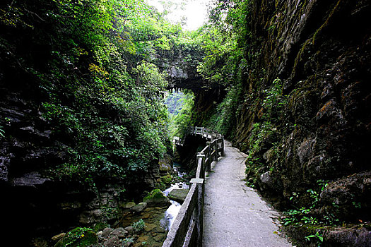 武隆龙水峡地缝