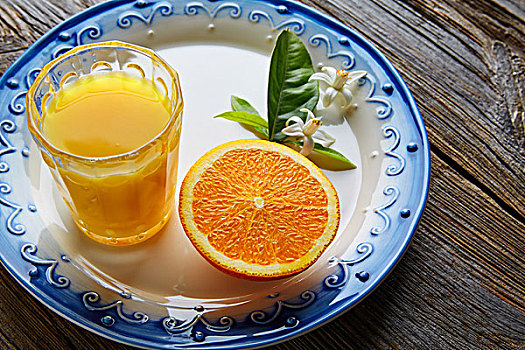 橙汁,橙花,地中海,盘子,木桌子