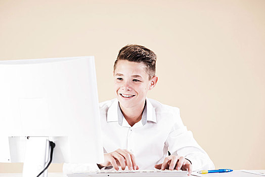男孩,工作,电脑,书桌