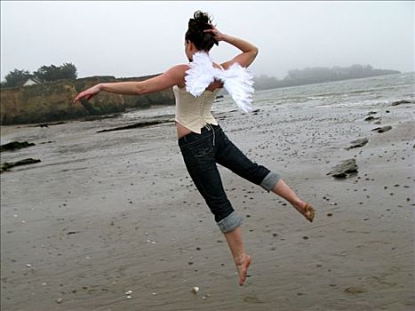 女人,天使之翼,跳跃,海滩