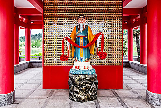 江苏省南京市银杏湖公园月下老人雕像建筑景观