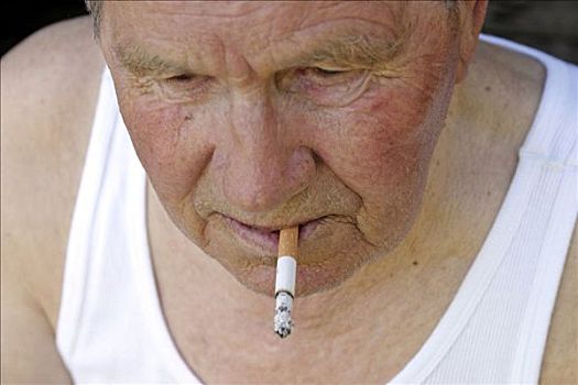 吸烟,老人