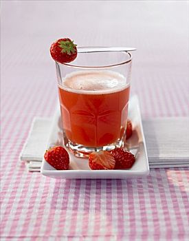 玻璃杯,草莓,西番莲果,饮料