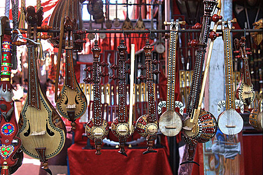 新疆喀什大巴扎民族乐器
