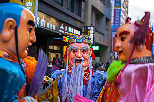 中国春节元宵节,台湾民间习俗对土地公,福德正神,有一个盛大的祈福仪式及游行,神将游行