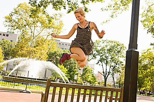 美女,跳跃,半空,公园