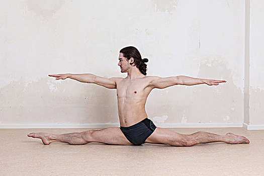 自信,男人,伸展胳膊,表演,瑜珈