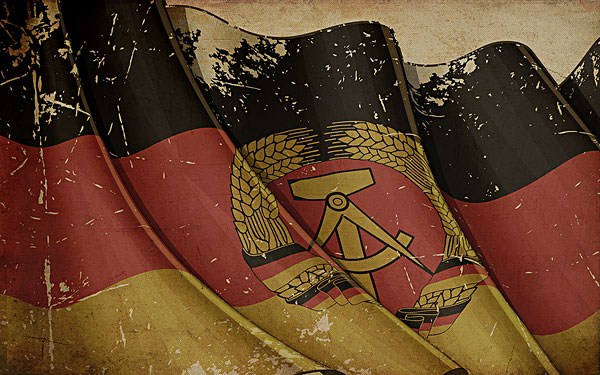 东德国旗与西德国旗图片