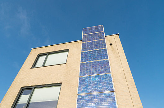 现代住宅,太阳能电池板