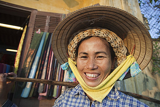 特写,女性,市场商贩,微笑,惠安,越南