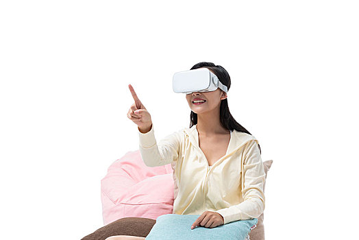 年輕情侶女子在家看VR電影