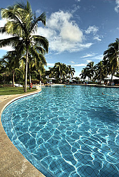 海南三亚大东海银泰度假酒店游泳池