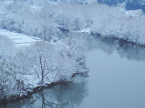 雪中月亮湾