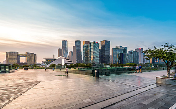 杭州钱江新城夜景和街道街景