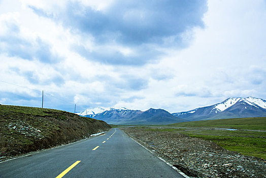 雪山草原公路