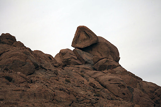 新疆哈密,东天山风蚀花岗岩地貌