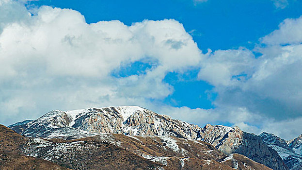 高原雪景