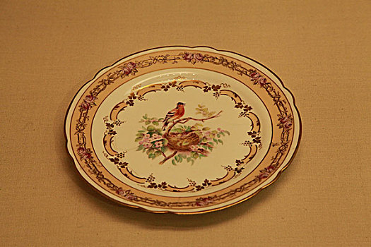 19世纪手绘小鸟橱柜装饰碟