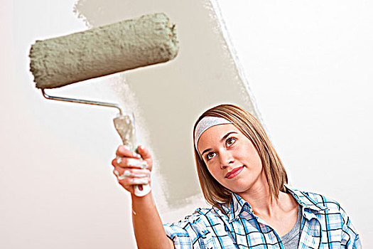 家庭装修,女青年,油漆滚,上油漆,墙壁