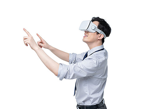 商務男士使用VR眼鏡